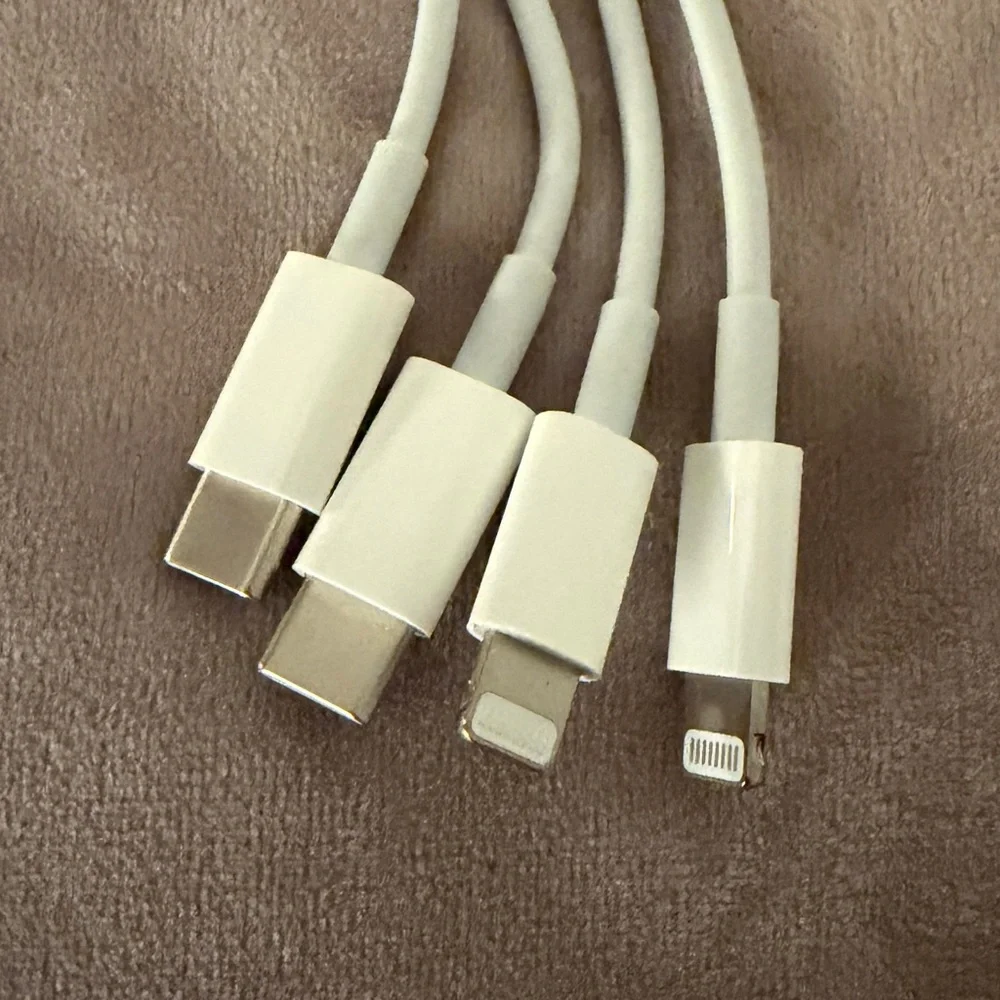 2x Apple Lightning Charging Cable